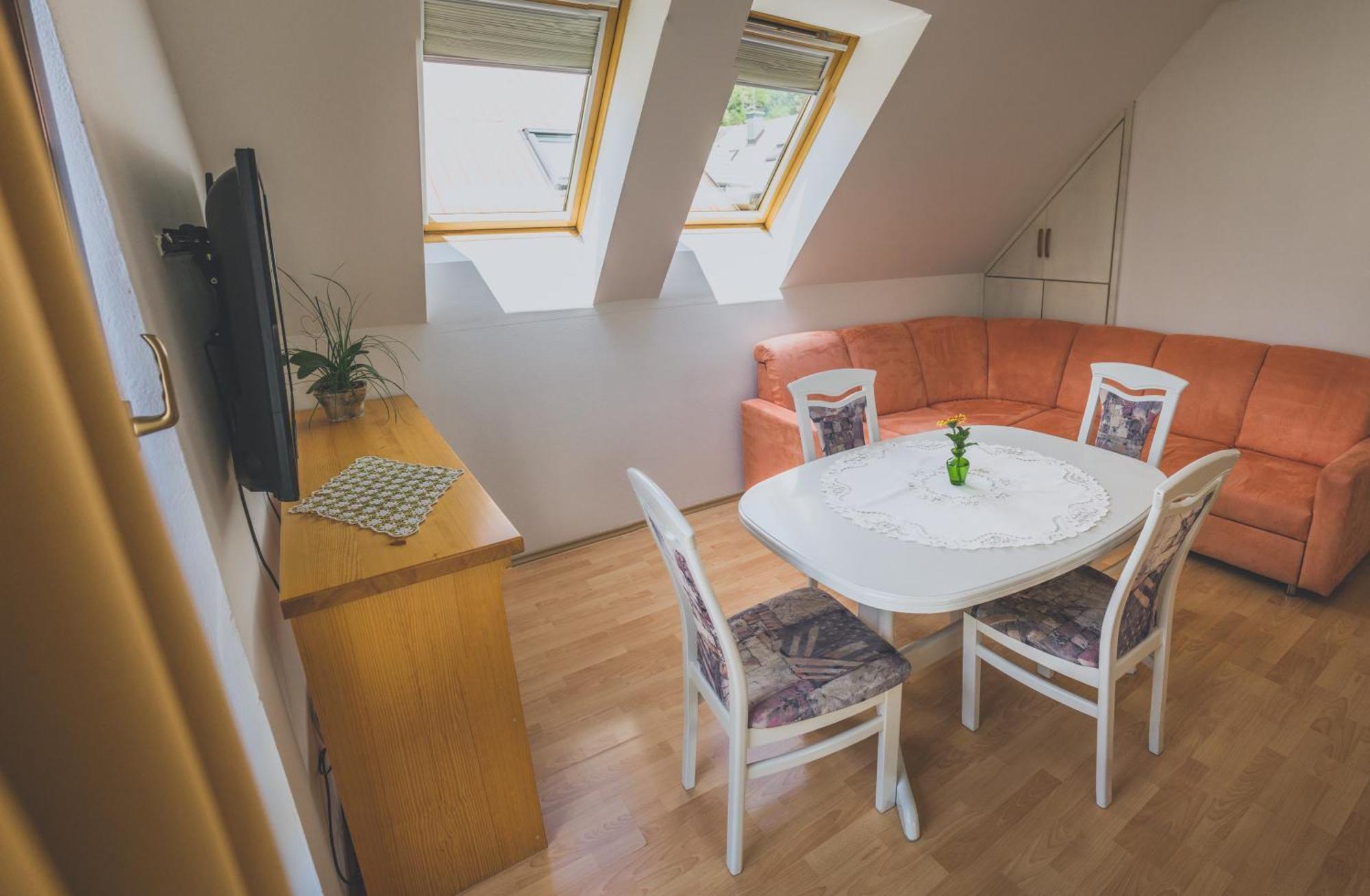 Amak With Free Onsite Parking Apartment